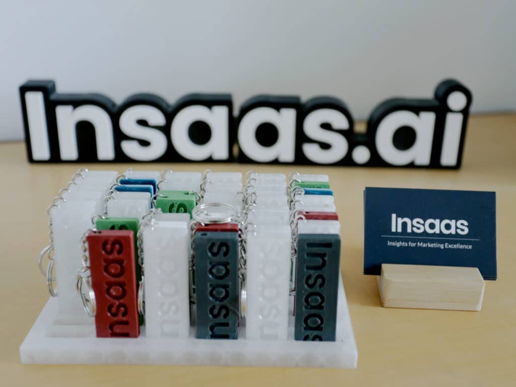 Werbegeschenke, Visitenkarten und 3D Logo von Insaas.ai